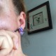 Boucles d'oreilles tongs violettes à pois de paillettes bleus